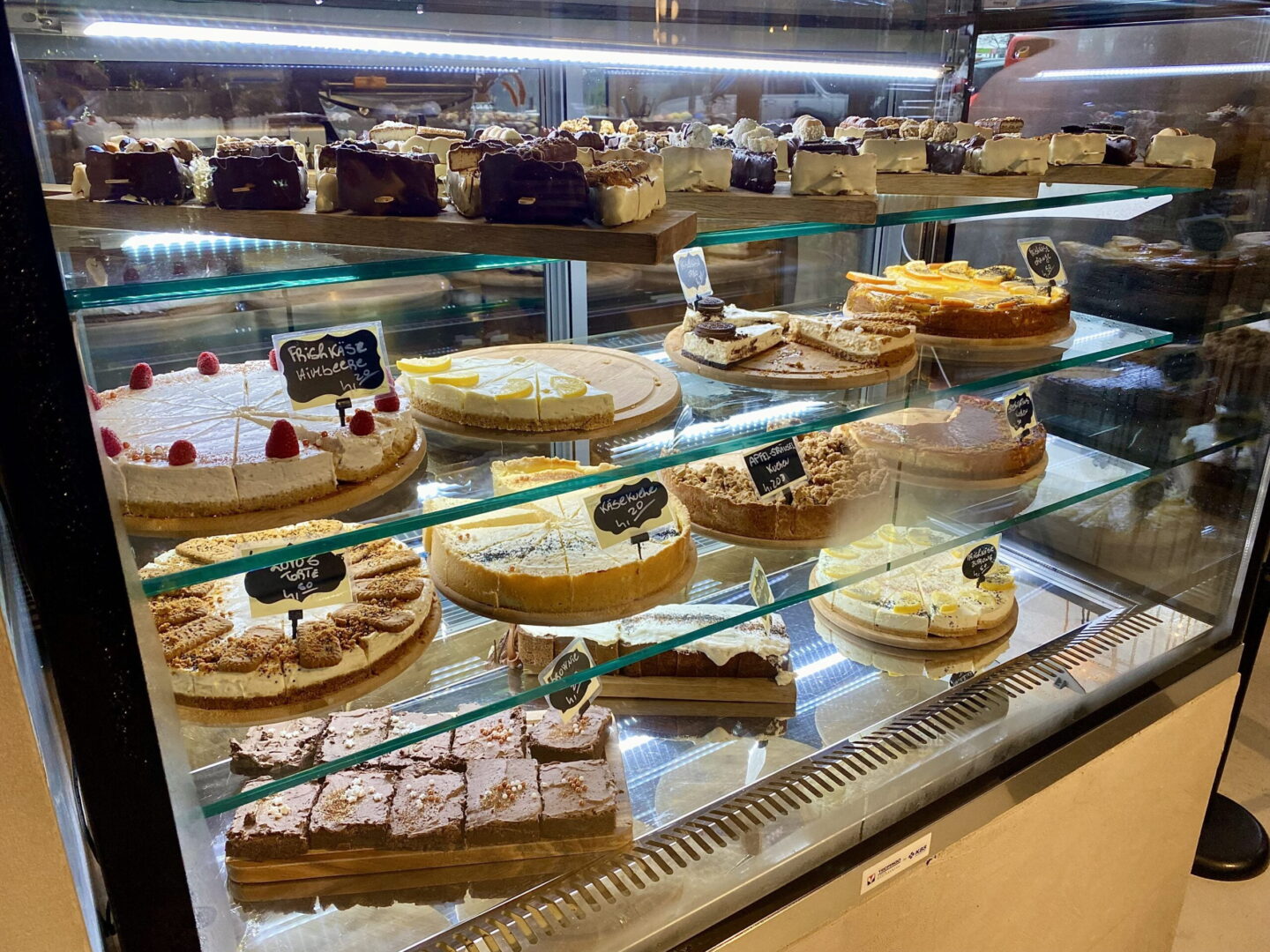 Café Melt Kuchentheke
