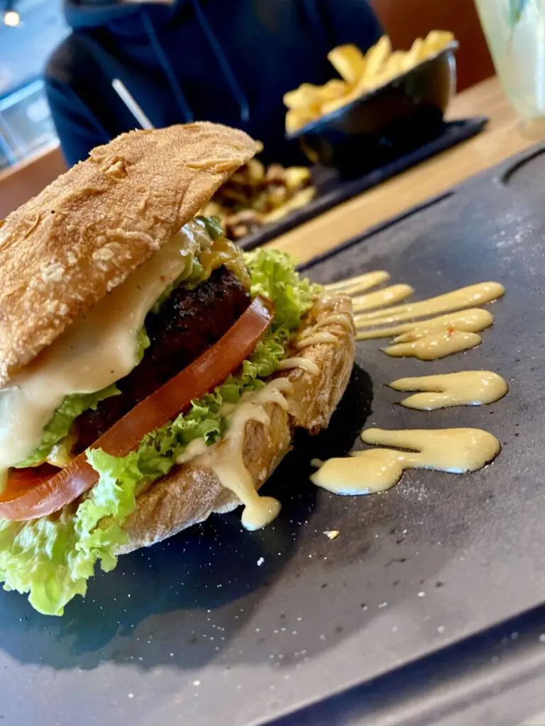 Dulf's Burger Avocado Burger