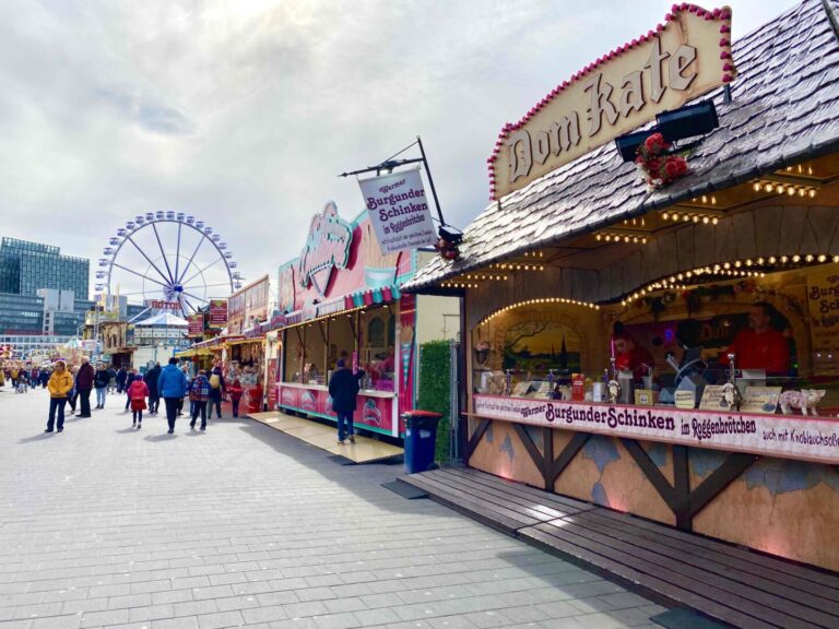 Hamburger Dom – We would love to eat our way through all the booths!