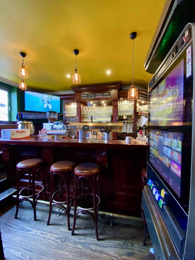 Old Macdonald Bar