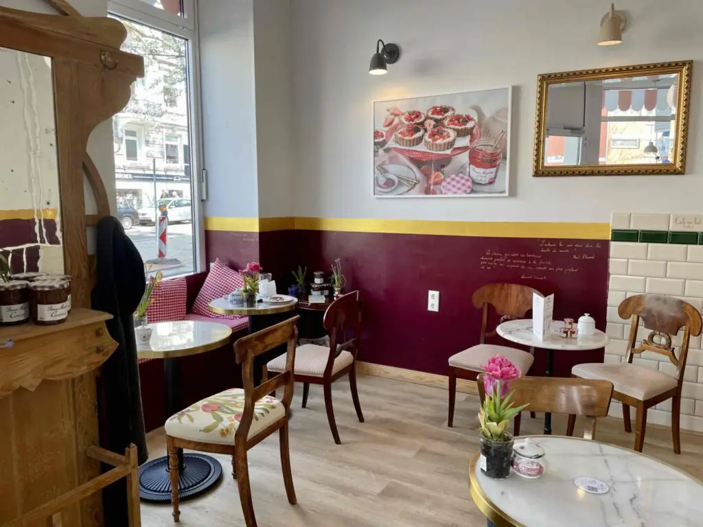 Eclair au Café Innen