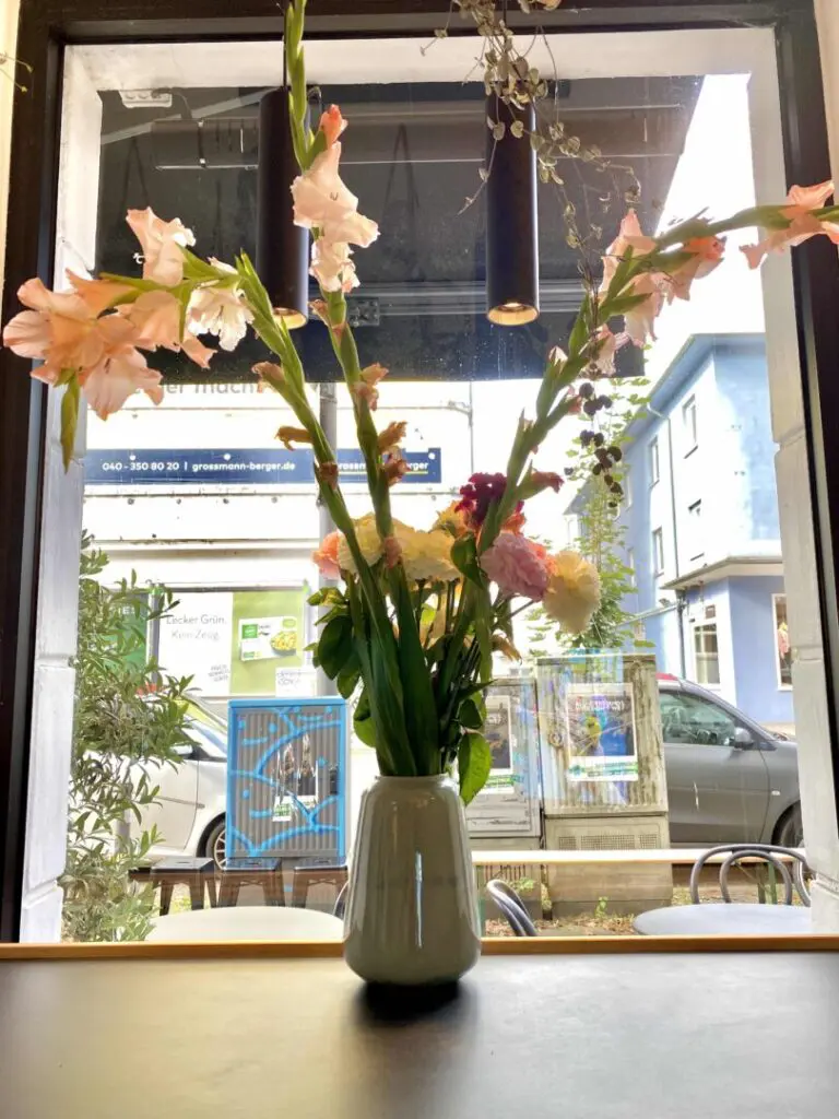 Prinzessin Eisbär frische Blumen