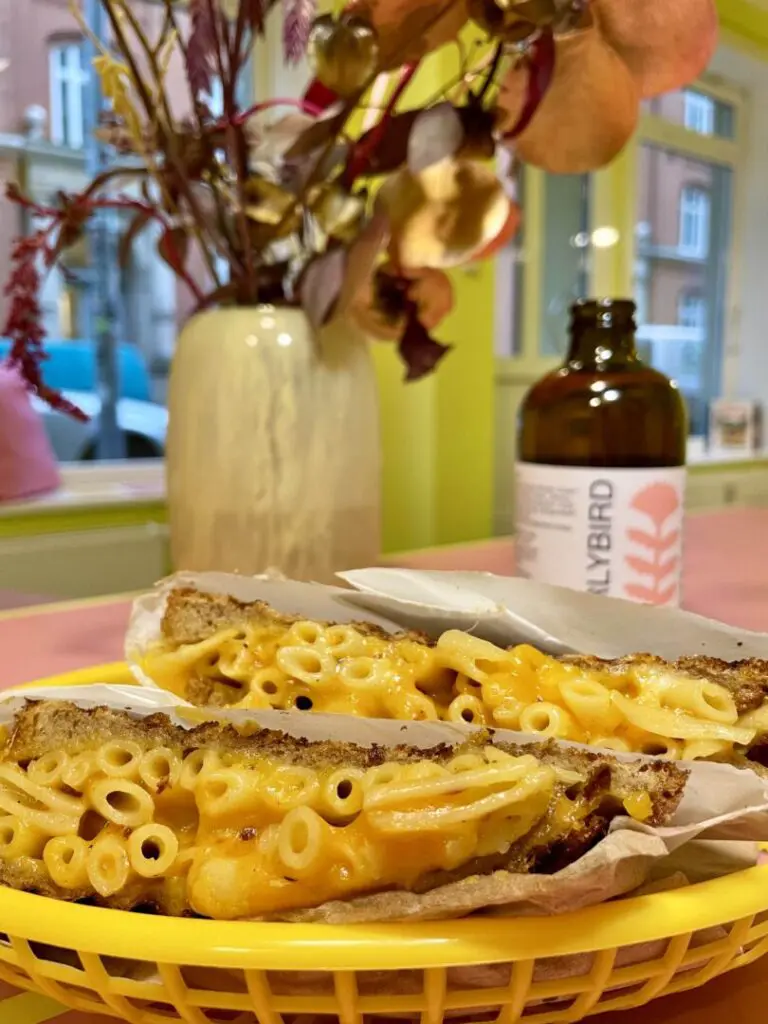 Grilled Cheese Wonderland Mac n Cheese
