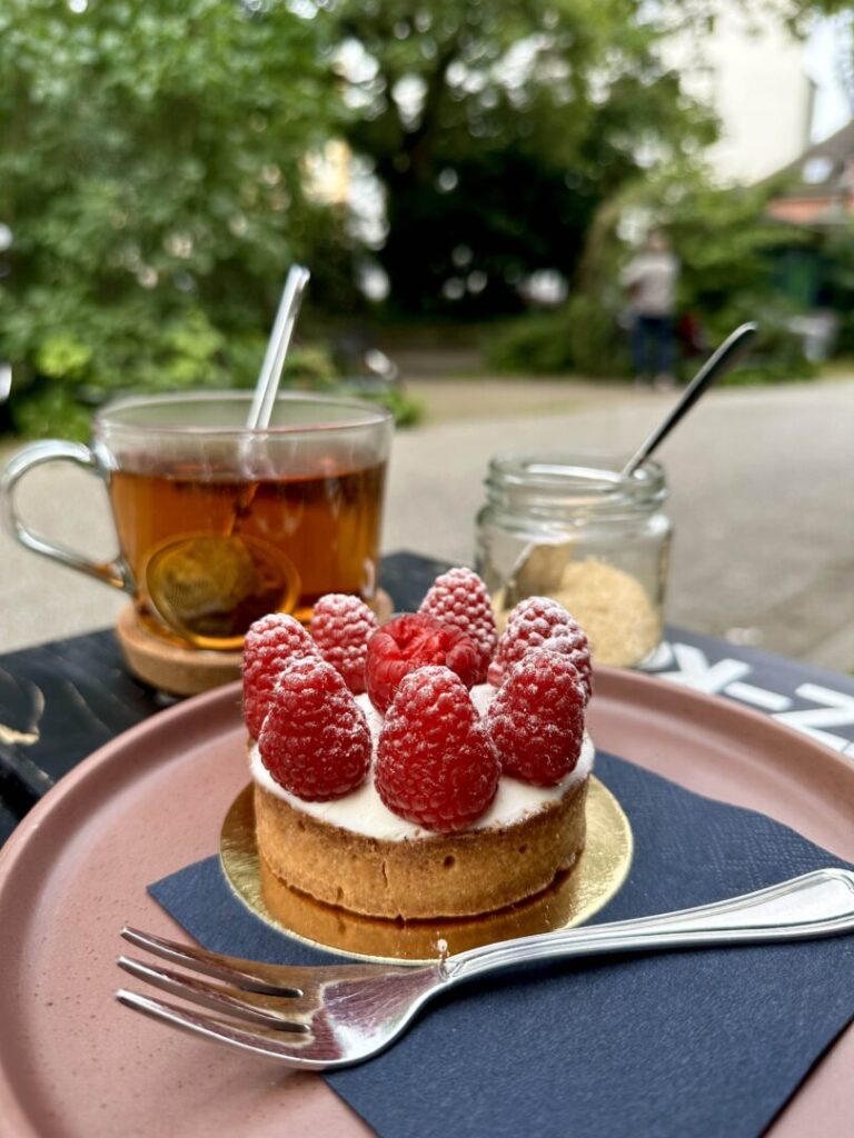 Patisserie Madeleine Himbeertarte