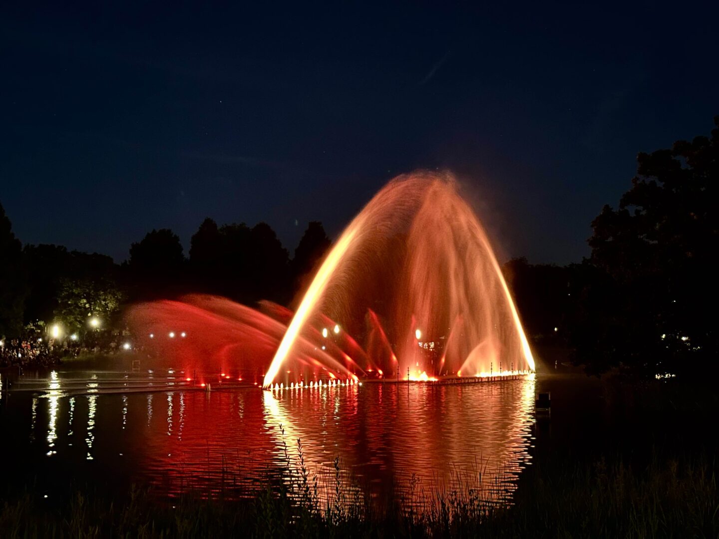 Wasserlichtkonzert rot