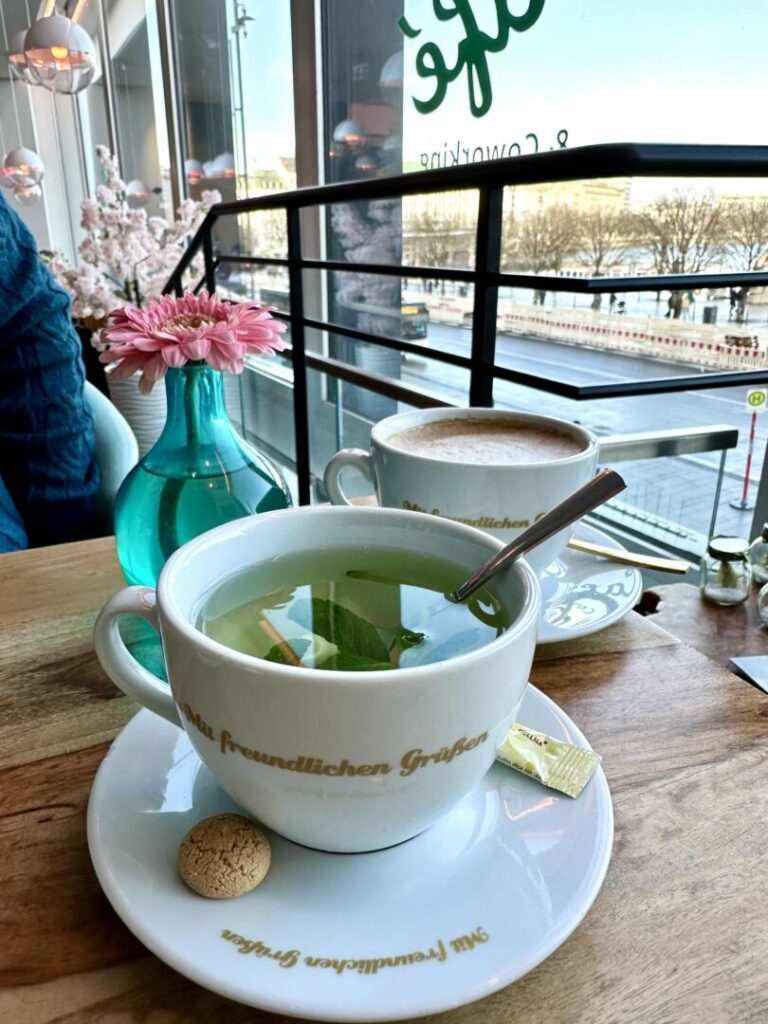 Café mit freundlichen Grüßen Getränke