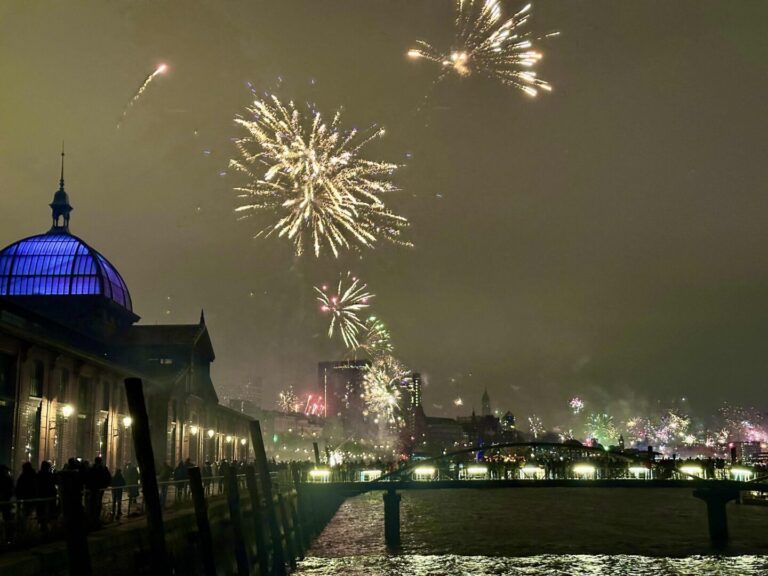 Tim's Restaurant Aussicht Feuerwerk