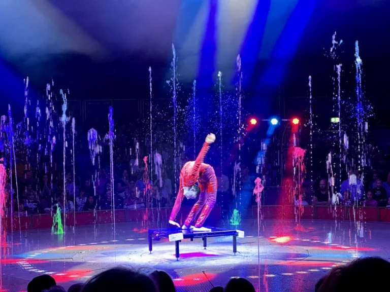 Charles Knie Circus in Hamburg – A Spectacle of Light, Water and Adrenaline