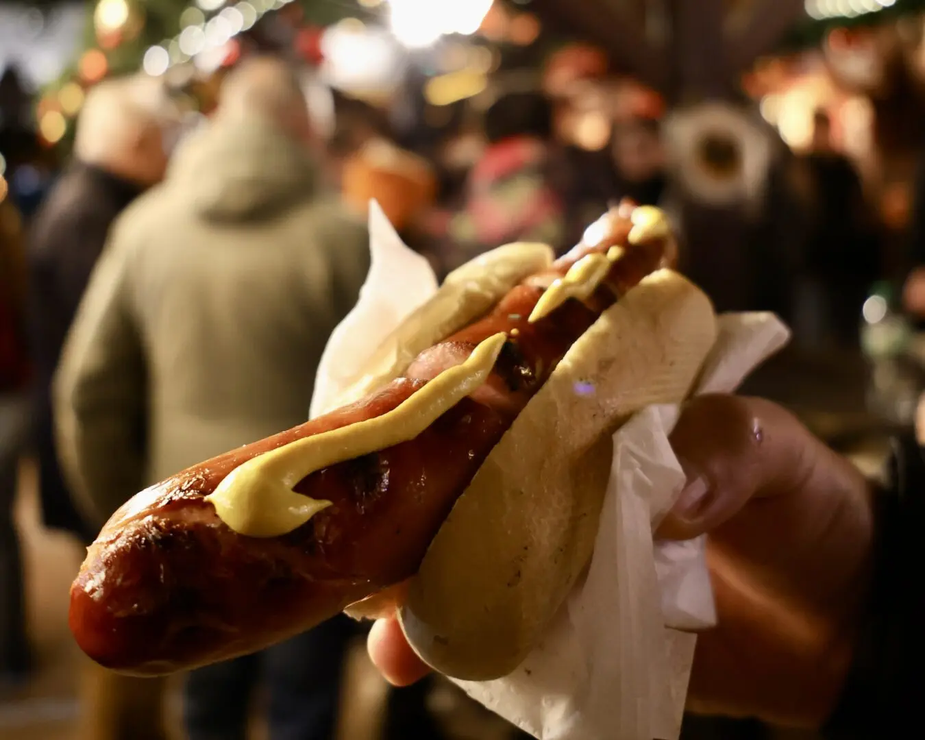 Weihnachtsmarkt St Petri Kirche Wurst