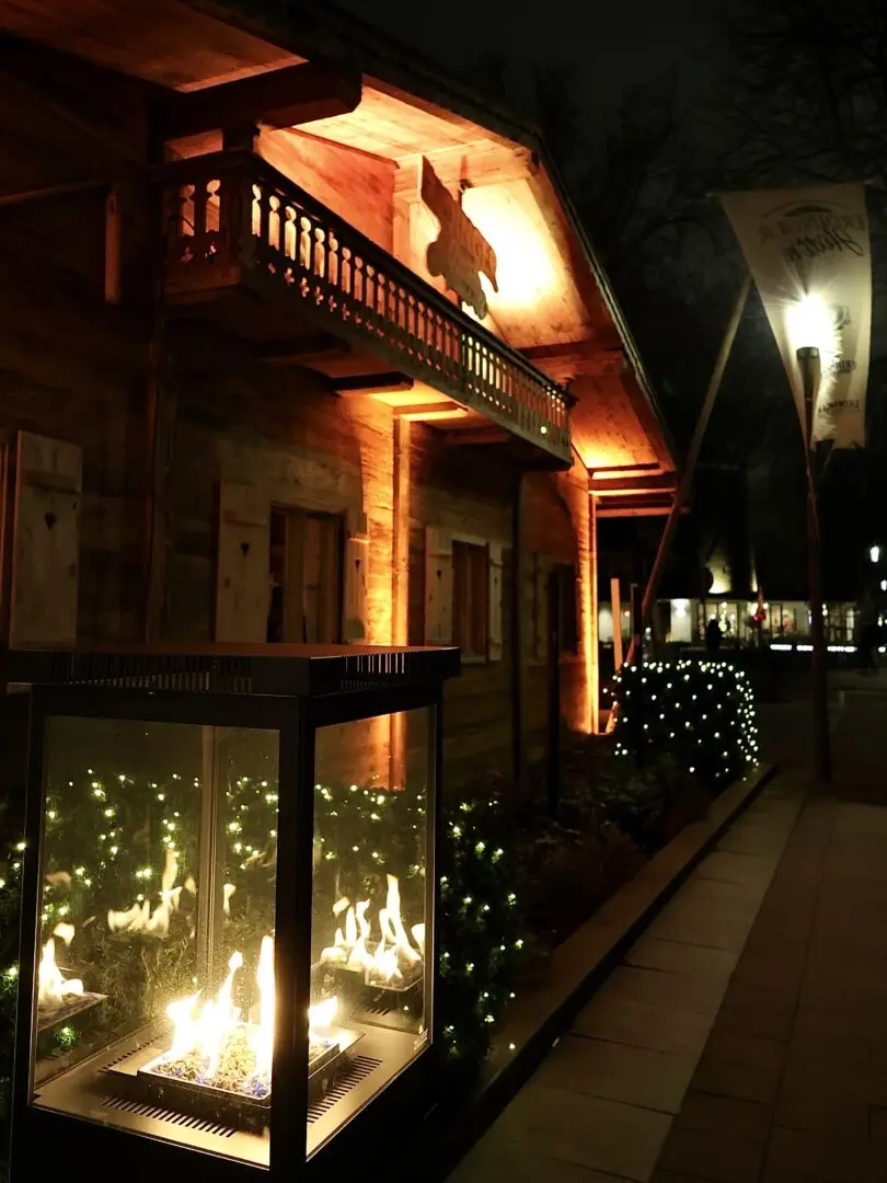 Grand Elysée Winter Chalet