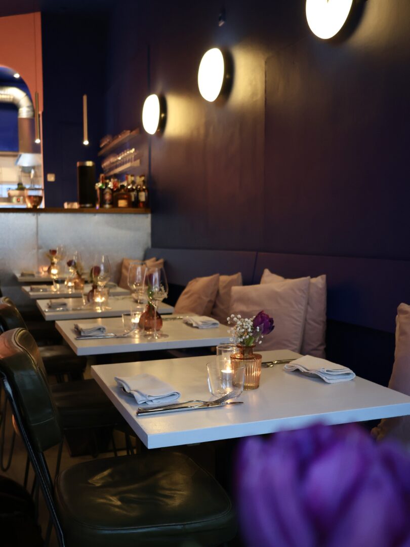 Two Alphas Inneneinrichtung