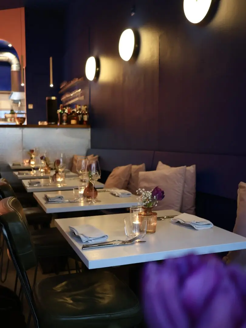 Two Alphas Inneneinrichtung