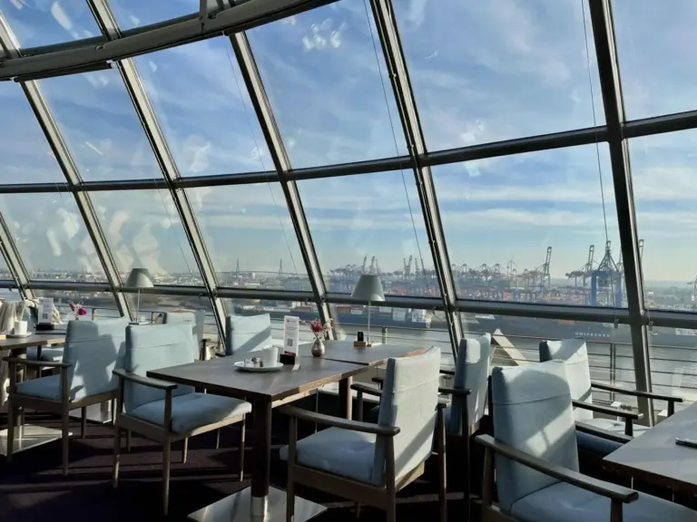 Elbwarte Hamburg – Coffee, Cake and a View of the Elbe