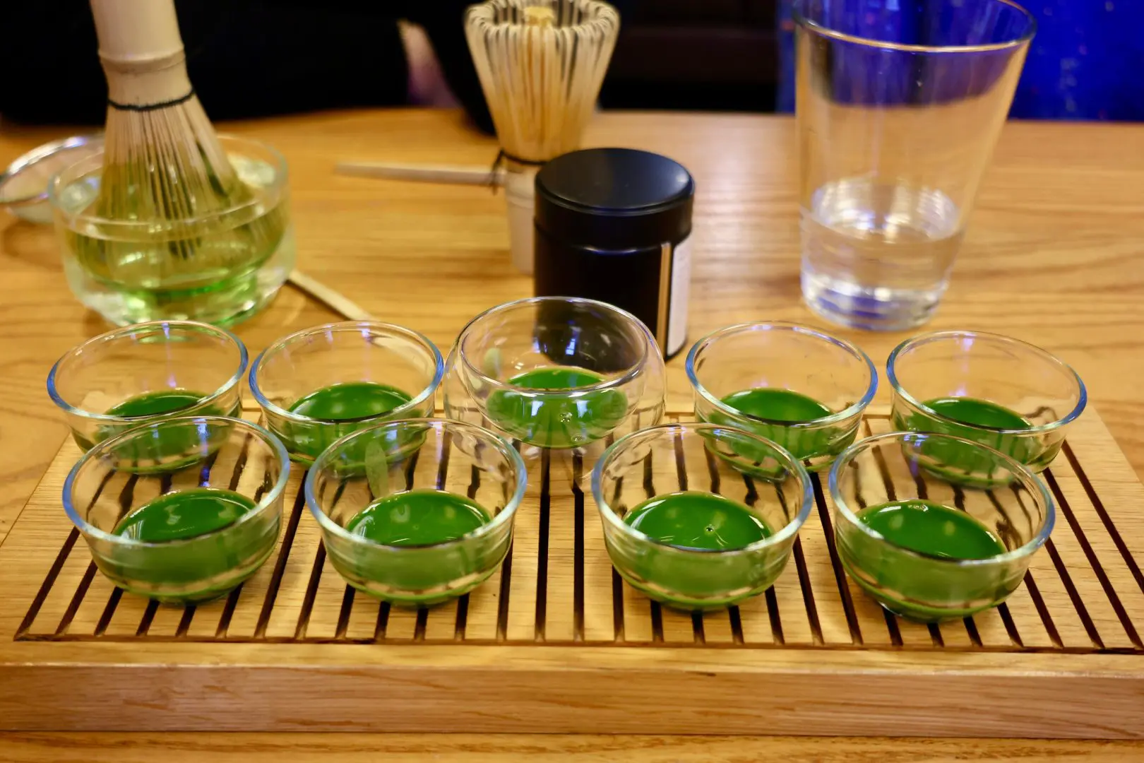 Matcha Seminar Tee Speicher Gläschen