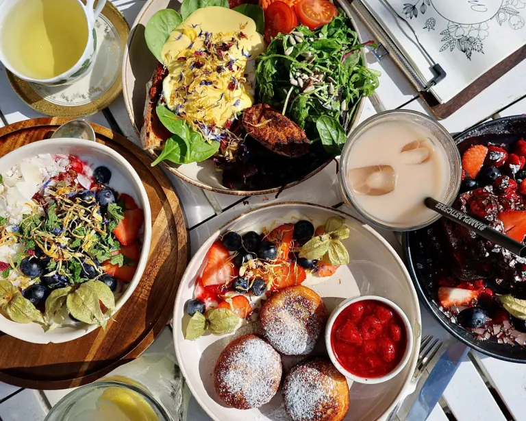 Malina Stories Café – Breakfast with Vintage Charm