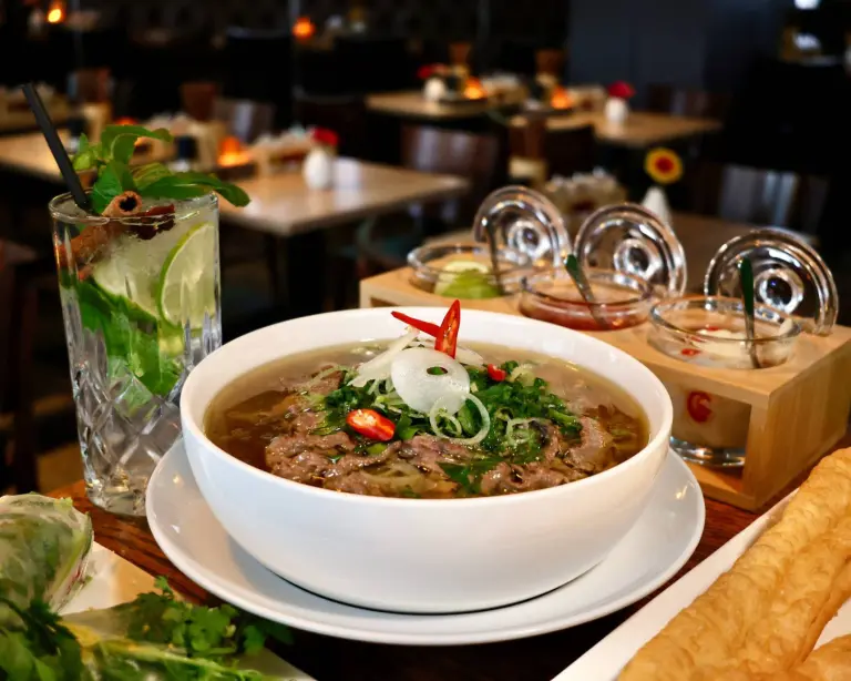 Pho Dam Pho mit Rindfleisch