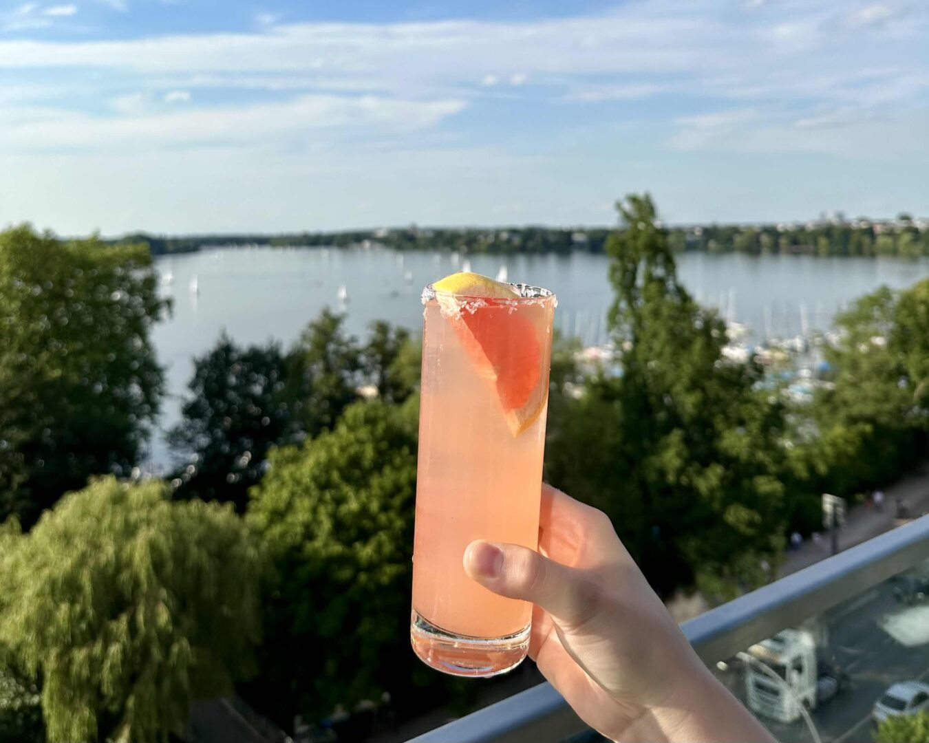 HERITAGE Rooftop Bar Hamburg Paloma Highball