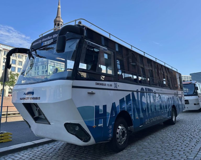 HafenCity Riverbus Bus